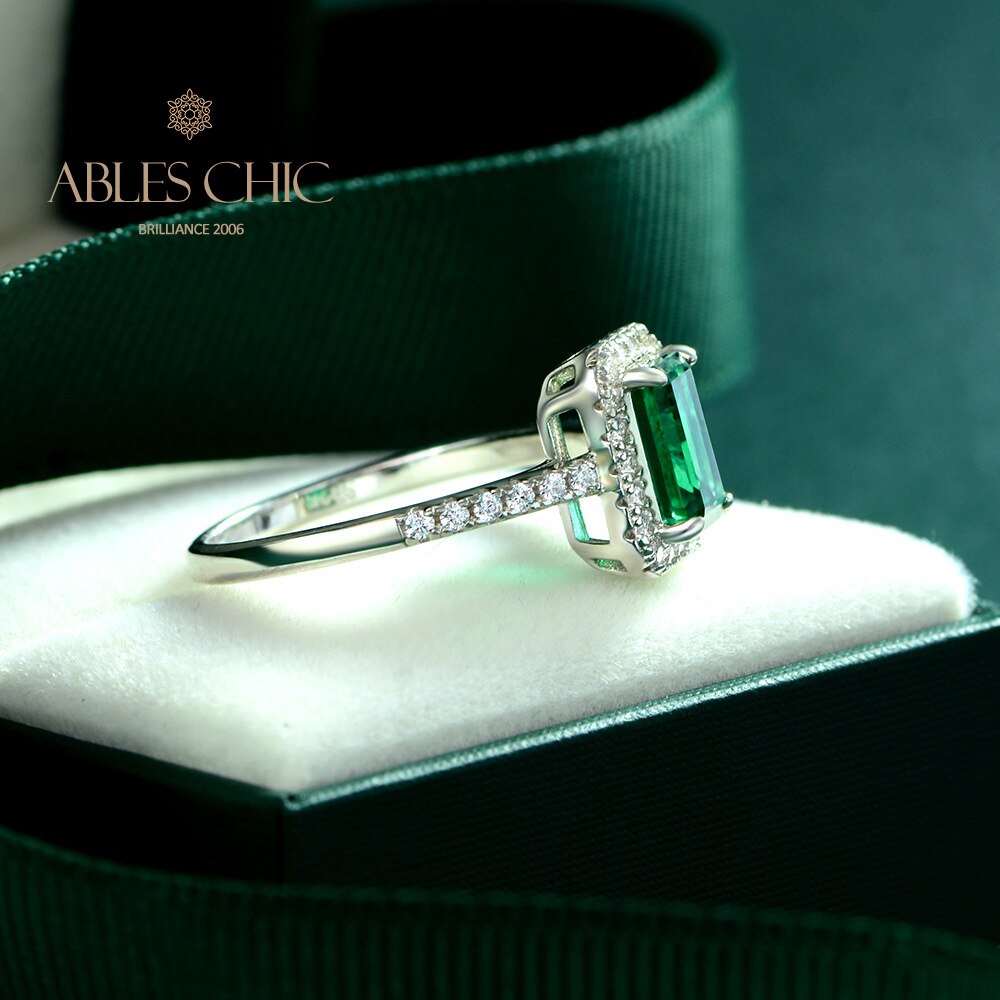 Solitaire Emerald Oblong Cocktail Ring R1271